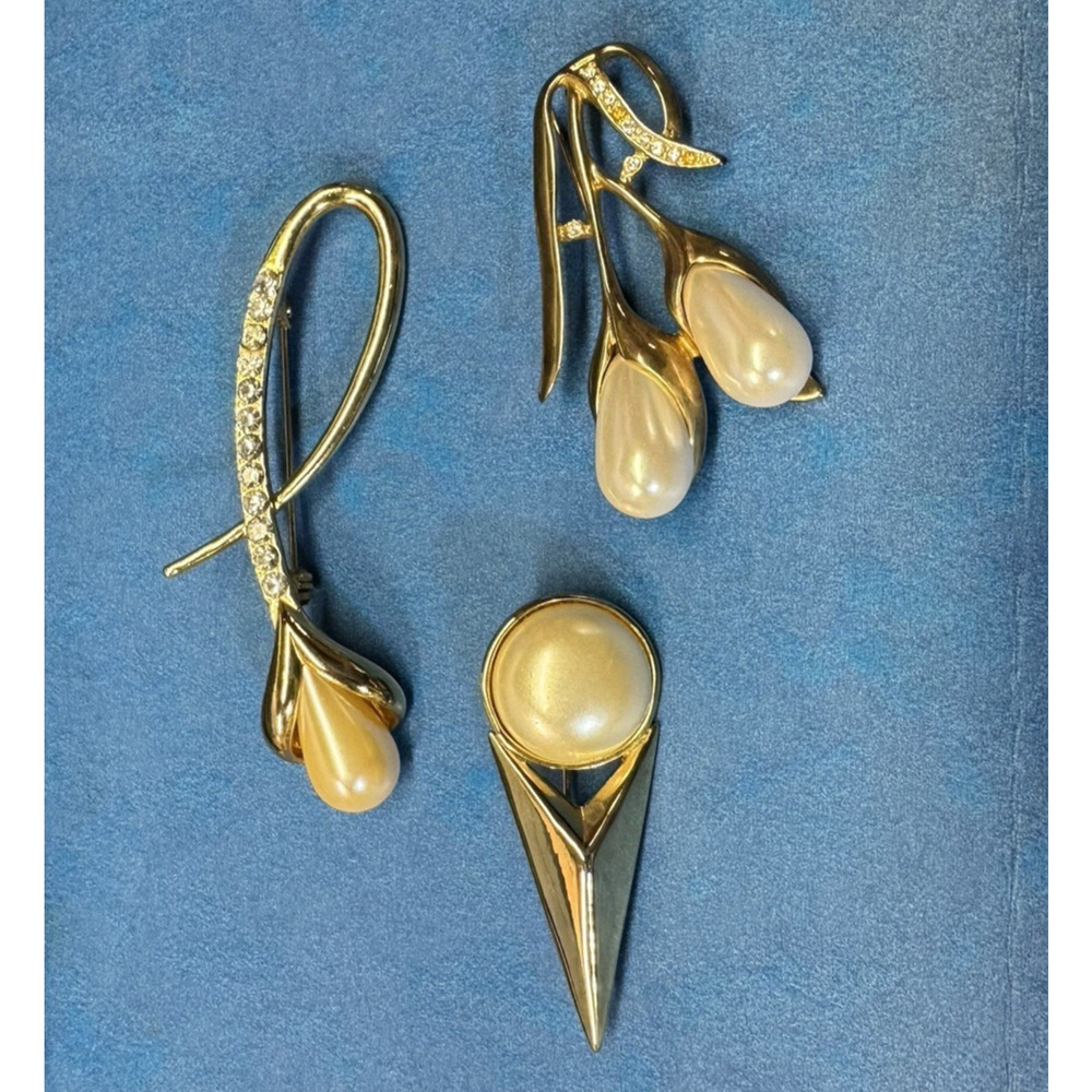 Set of 3 Vintage Gold Tone Brooch Pins Faux‎ Pearl Drop Rhinestone Floral Trio
